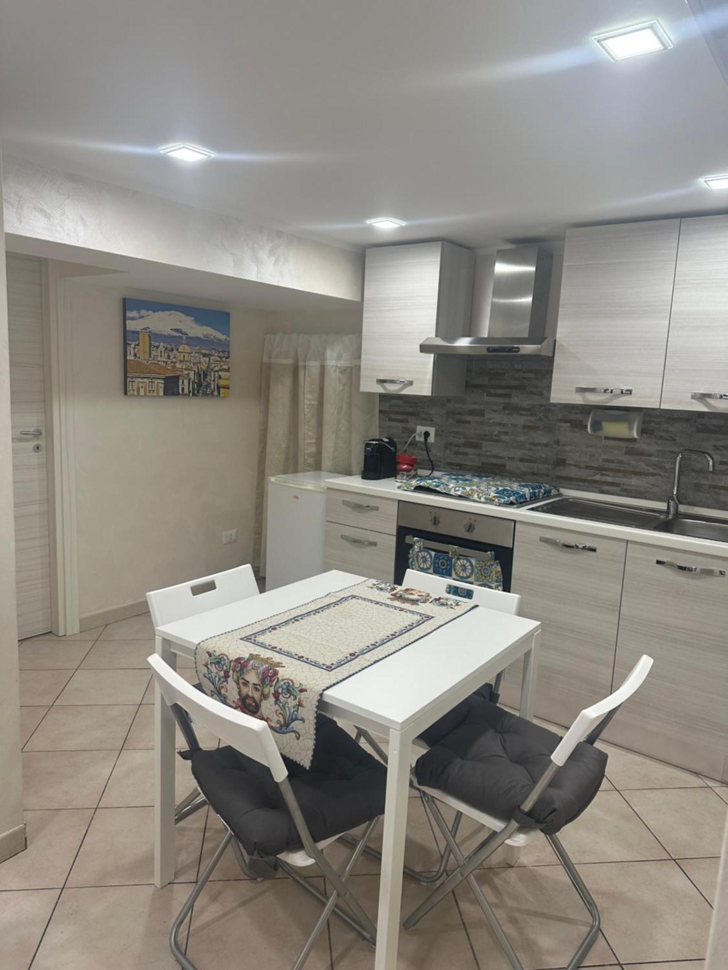 Lory House Apartment Катания Экстерьер фото